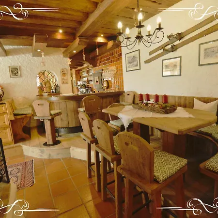 Sabine Hotel *
