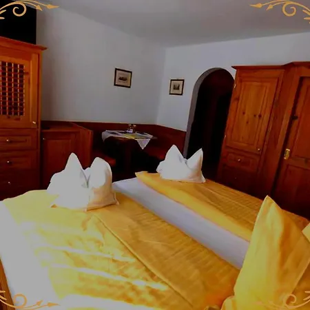 Sabine Hotel *