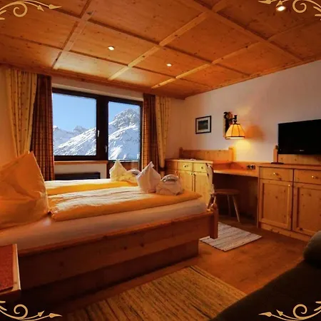 Sabine Hotel *
