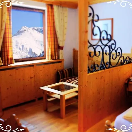 Sabine Hotel *