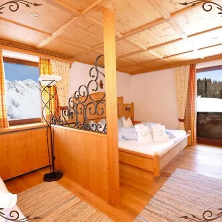 Sabine Hotel *