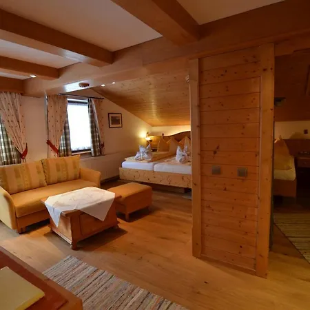 Sabine Hotel *